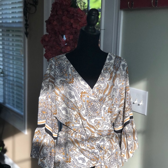 Peplum Blouse
MAX STUDIO - Med. NWOT💛 - Picture 6 of 9